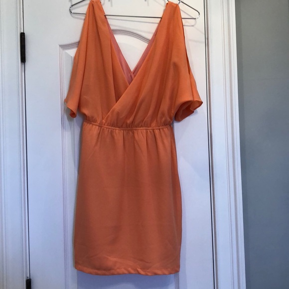 Beautiful top - Picture 2 of 2